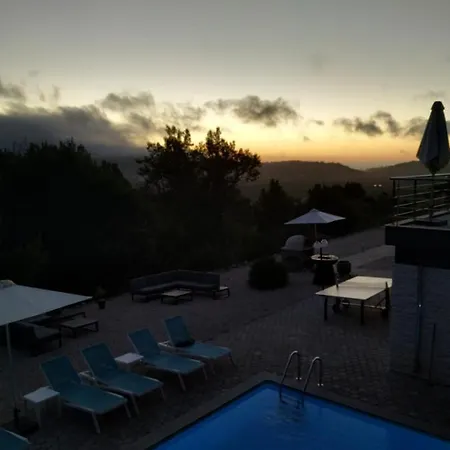 Colina Casa * Cela Velha